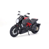 10-11023 - Bburago Maisto - 1:12 Motorcycles - Ducati Diavel Carbon 11023 - Red