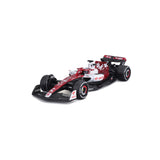 18-38068 Bburago Race - Alfa Romeo F1 Team Orlen con casco - Guanyu #24 - 1:43