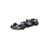 18-38209R Bburago - Mercedes-AMG F1 W15 E Performante #63, con casco - 1:43
