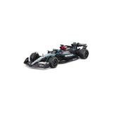 18-38209R Bburago - Mercedes-AMG F1 W15 E Performante #63, con casco - 1:43