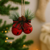 Campanellini Natalizi con Fiocco Scozzese, Rametto e Pigne Colore Rosso CY17096