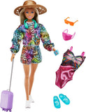 Mattel Barbie Summer Travel Fun Bambola con Valigia, Costume e Cappello 3+