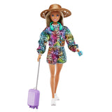 Mattel Barbie Summer Travel Fun Bambola con Valigia, Costume e Cappello 3+