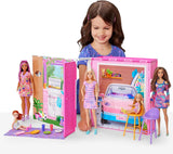 Mattel Barbie Loft Casa Vacanze con Bambola Playset Casa Portatile con Accessori
