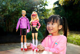 Mattel Barbie Fashionistas Set con Barbie e Ken Roller Skating + 6 Accessori