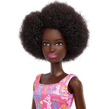 Mattel Barbie Fashion Doll con Abito Rosa Logo Barbie, Capelli Afro