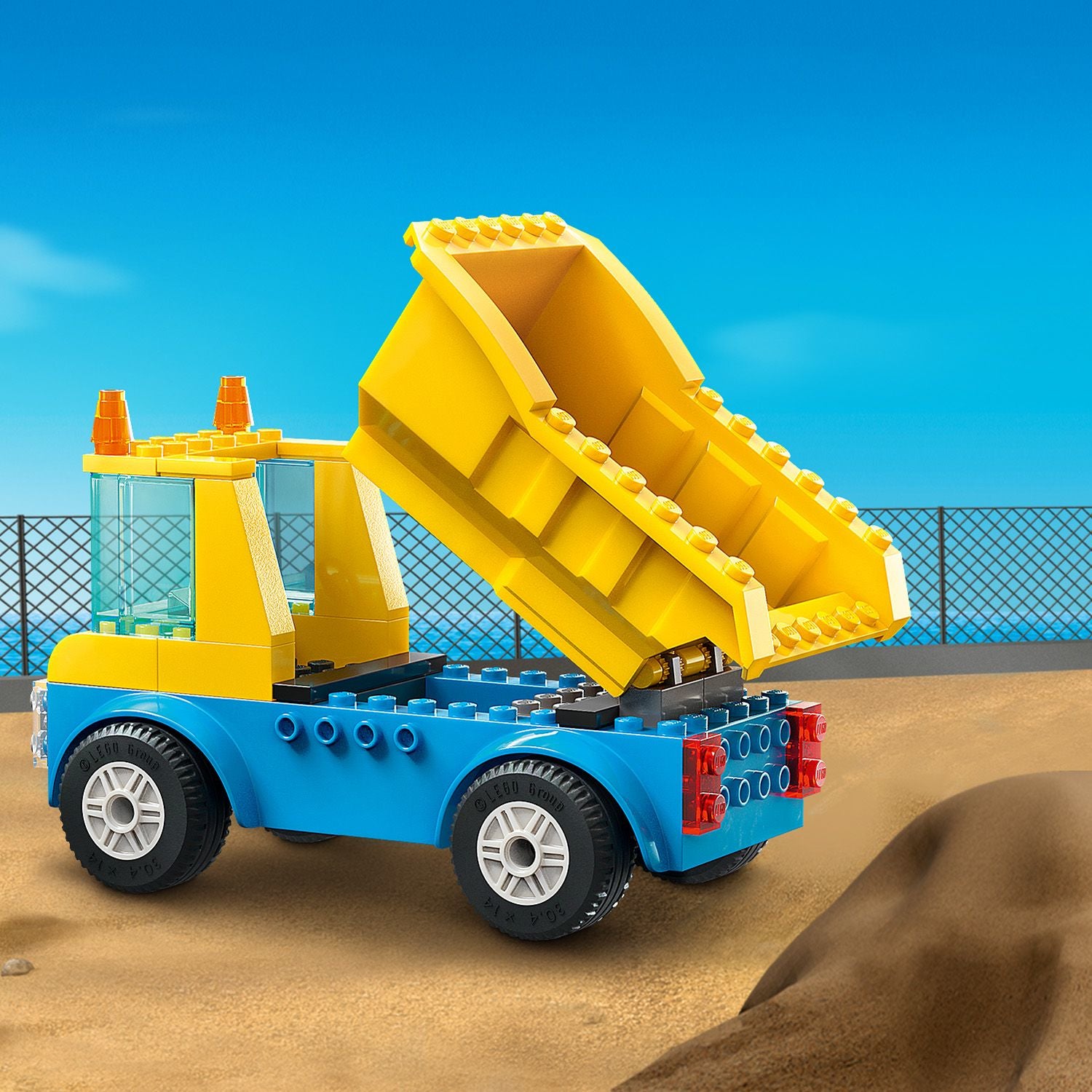 60391 - LEGO City - Camion da cantiere e gru con palla da demolizione