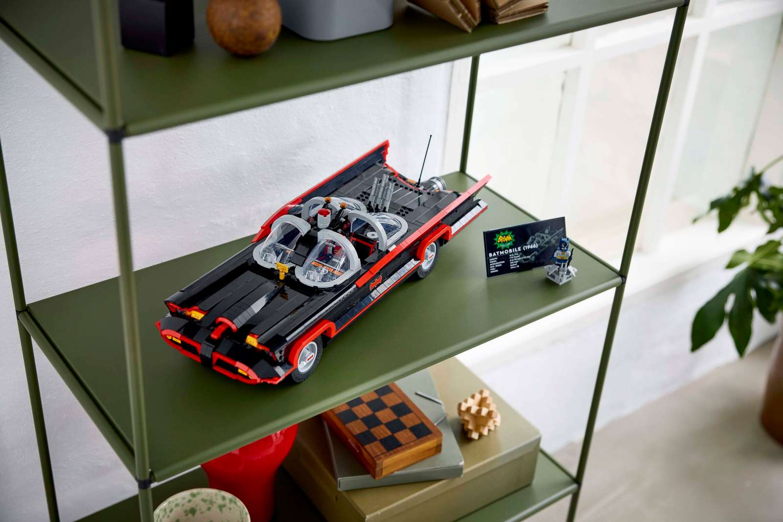 76328 LEGO  Batman: Batmobile Classic TV Series
