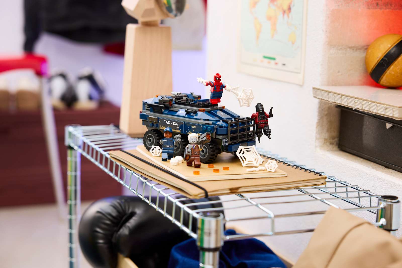 76349 Lego Marvel Spider-ManInseguimento del trasportatore di detenu