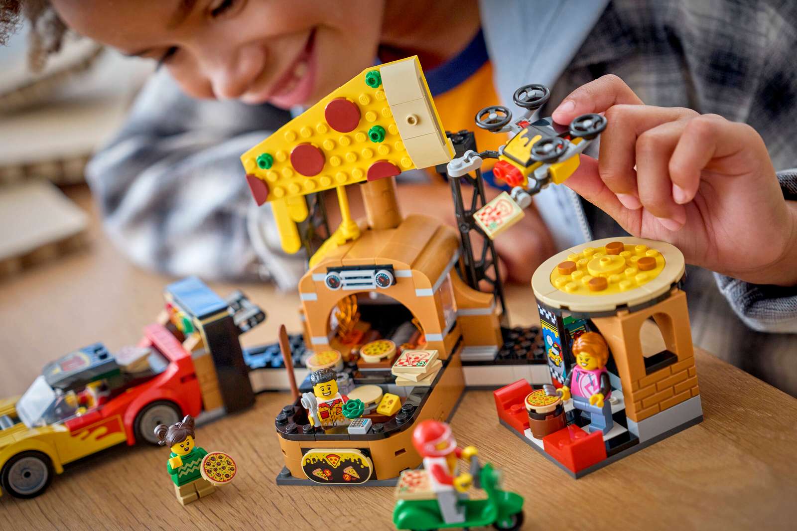 60496 Lego City Centro di consegna pizze con veicoli