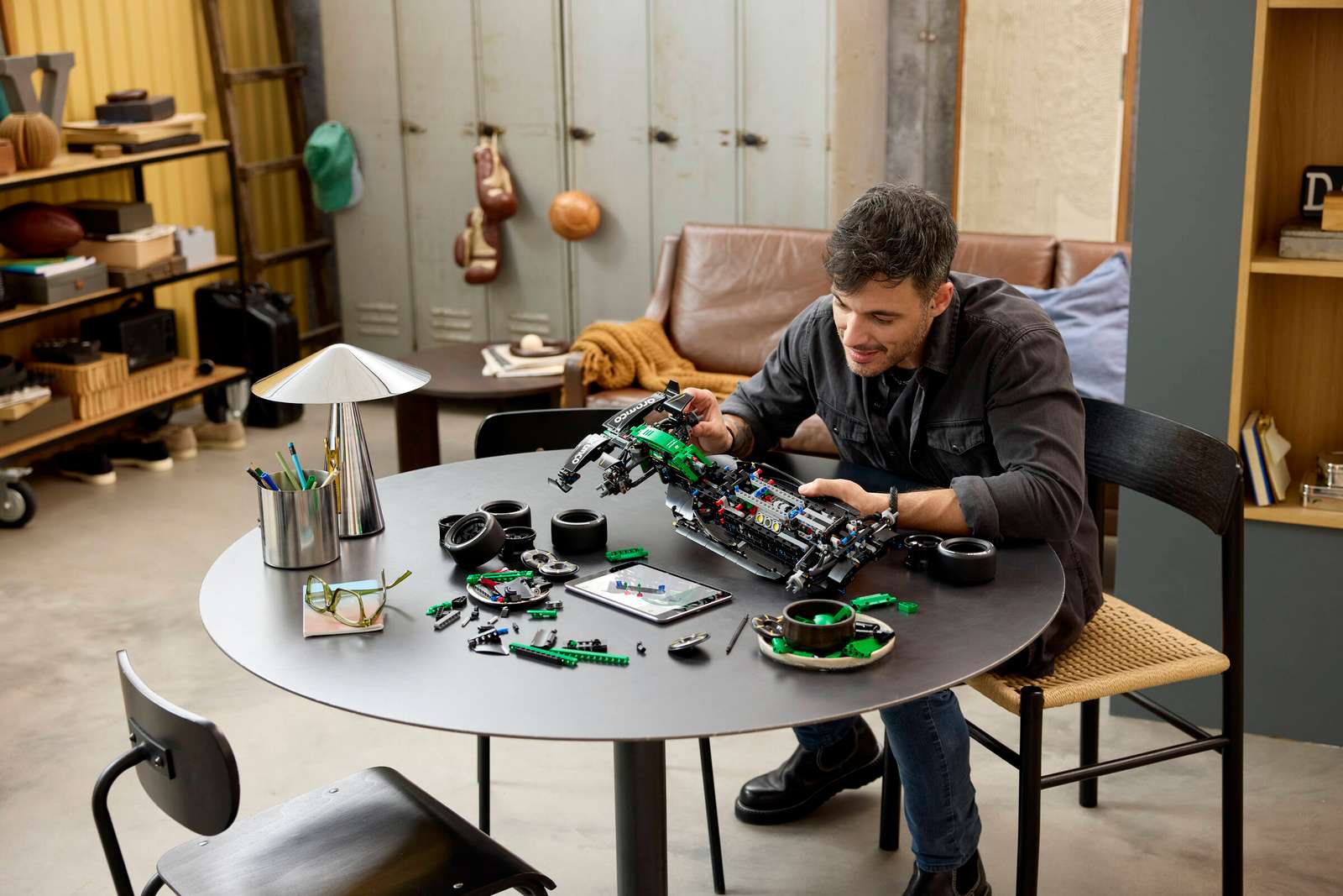 42240 LEGO Technic  Auto F1® Aston Martin Aramco AMR25  Modellino Formula 1