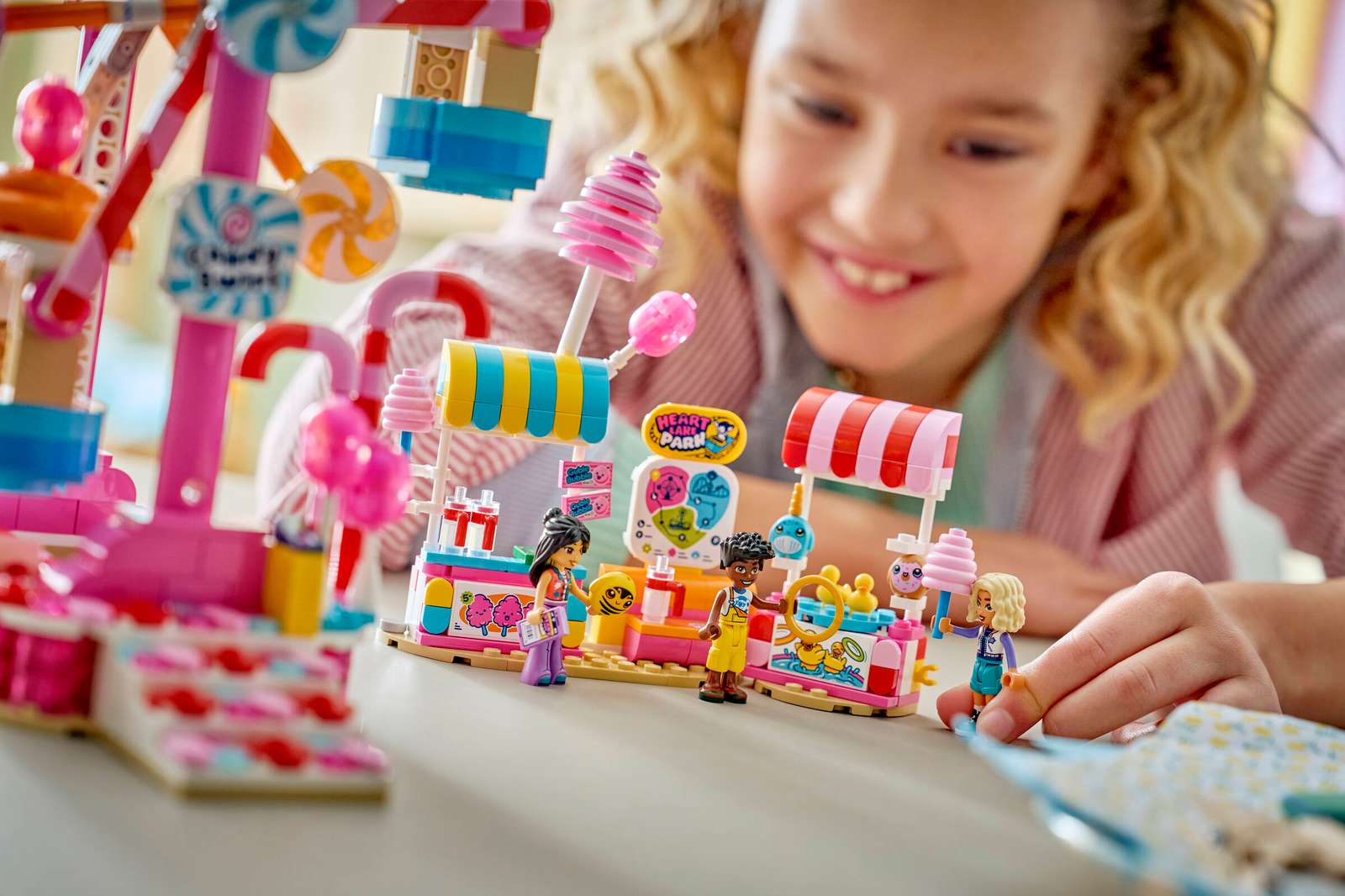 42700 Lego Friends Ruota panoramica Dolci e Cupcake