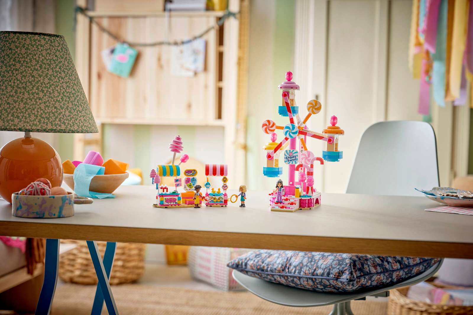 42700 Lego Friends Ruota panoramica Dolci e Cupcake