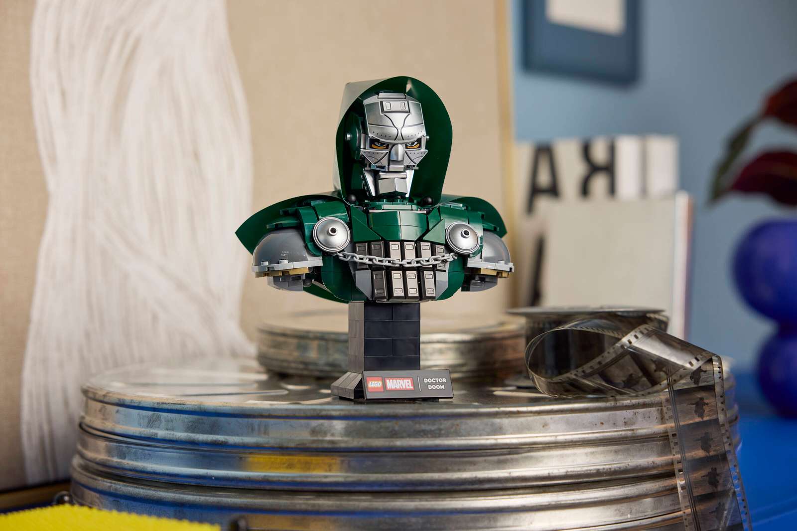 76345 LEGO Marvel Busto del Dottor Destino