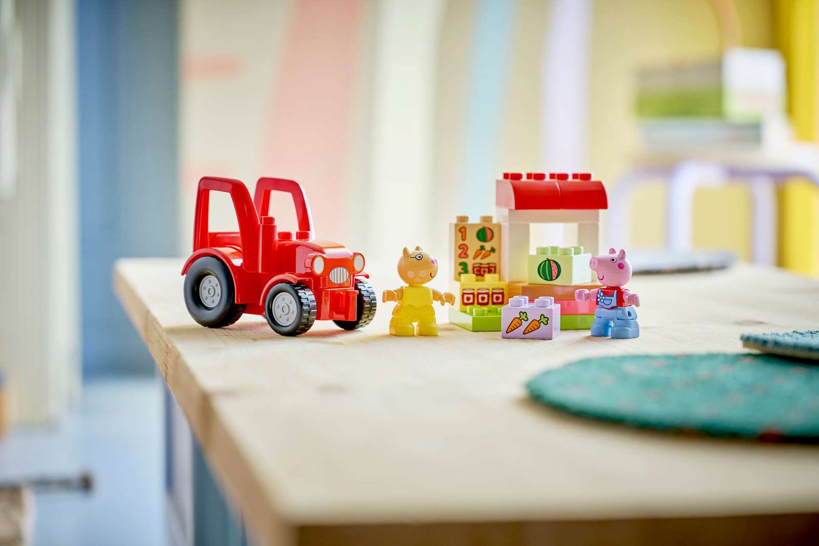 10468 Duplo Trattore e mercato Peppa Pig