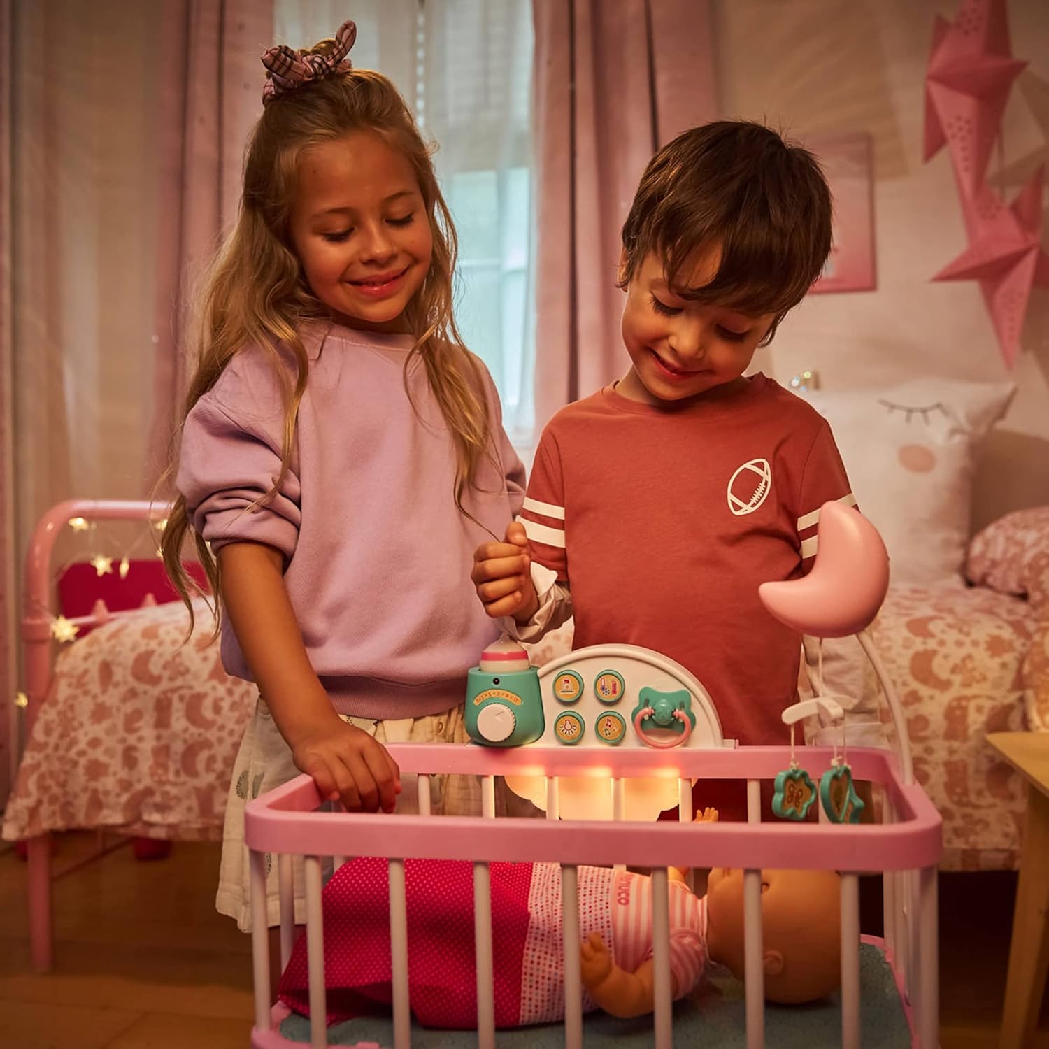 700017203 Nenuco 700017203  Culla per una Dolce Nanna con Bambola e Accessori