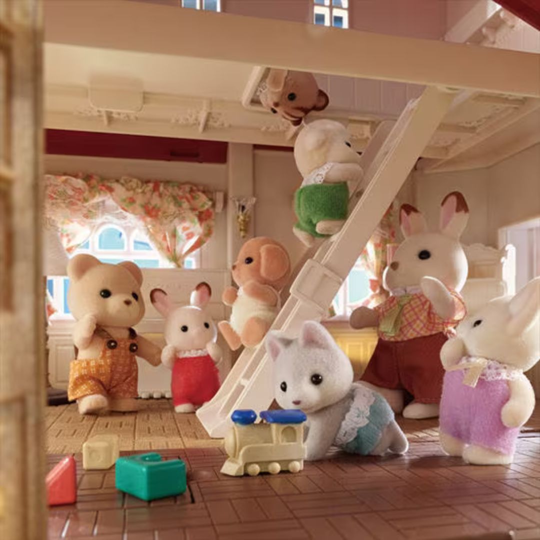 * 5708 + 05716 Sylvanian Families - Casa grande con luci - Attico segreto