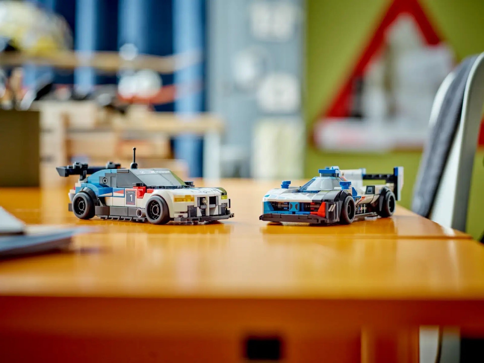 76922 LEGO Speed Champions Auto da corsa BMW M4 GT3 e BMW M Hybrid V8