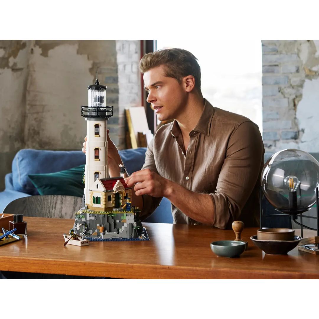 21335 LEGO Ideas - Faro motorizzato
