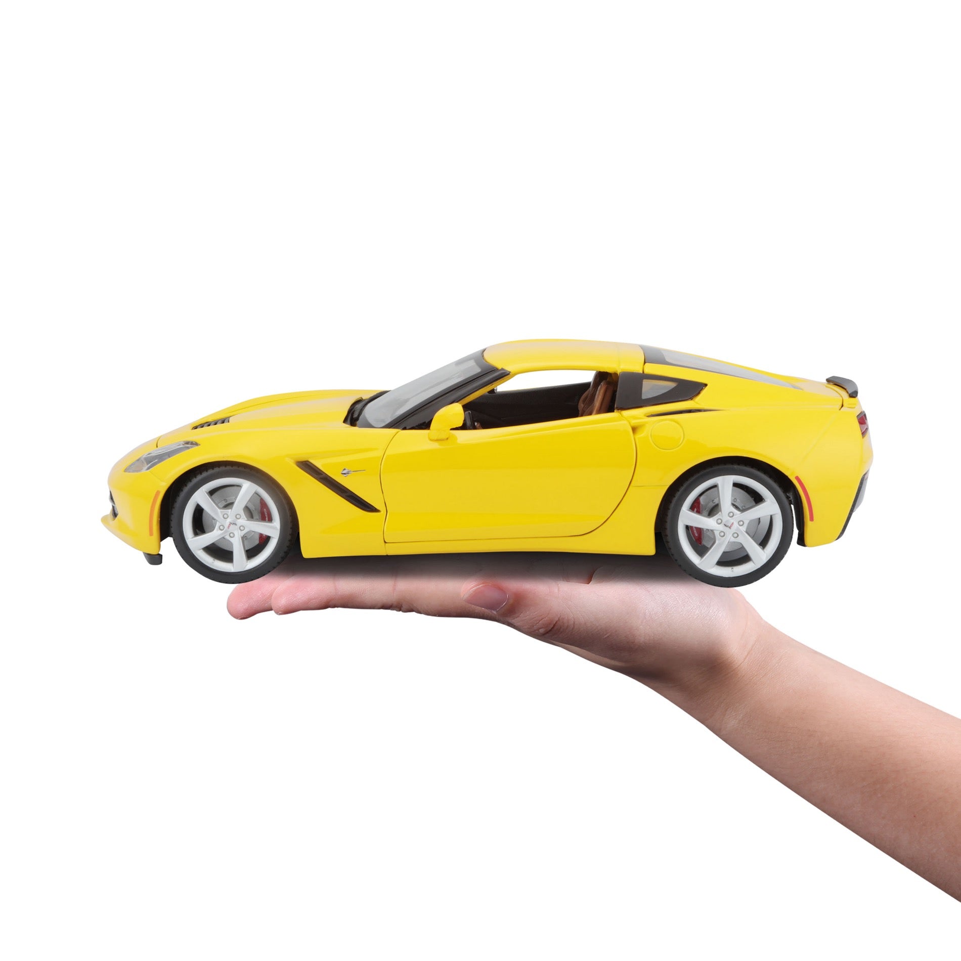 10-31182 Bburago Maisto  1:18 - 2014 Corvette Stingray Gialla