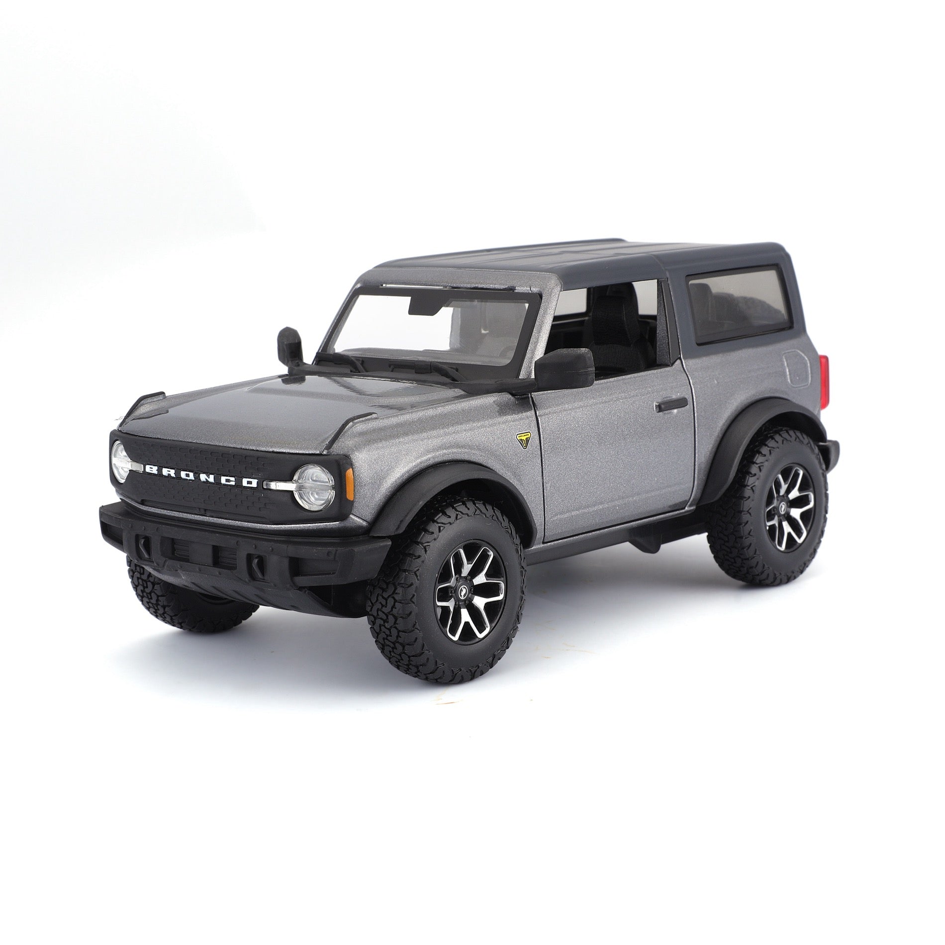 10-31530 Bburago 1:24 2021 Ford Bronco (versione 2 porte) Grigio Nero