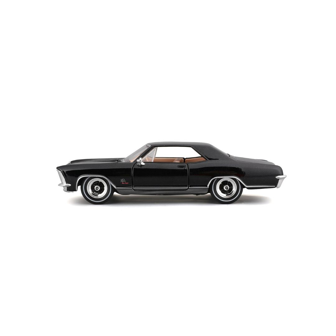 31214 Bburago Maisto - Buick Riviera (1965), nera - Scala 1:24