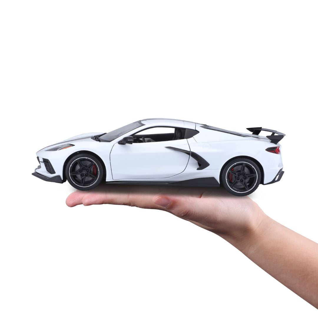 31455 WT Bburago Maisto - Chevrolet Corvette Stingray Coupé, bianca - 1:18
