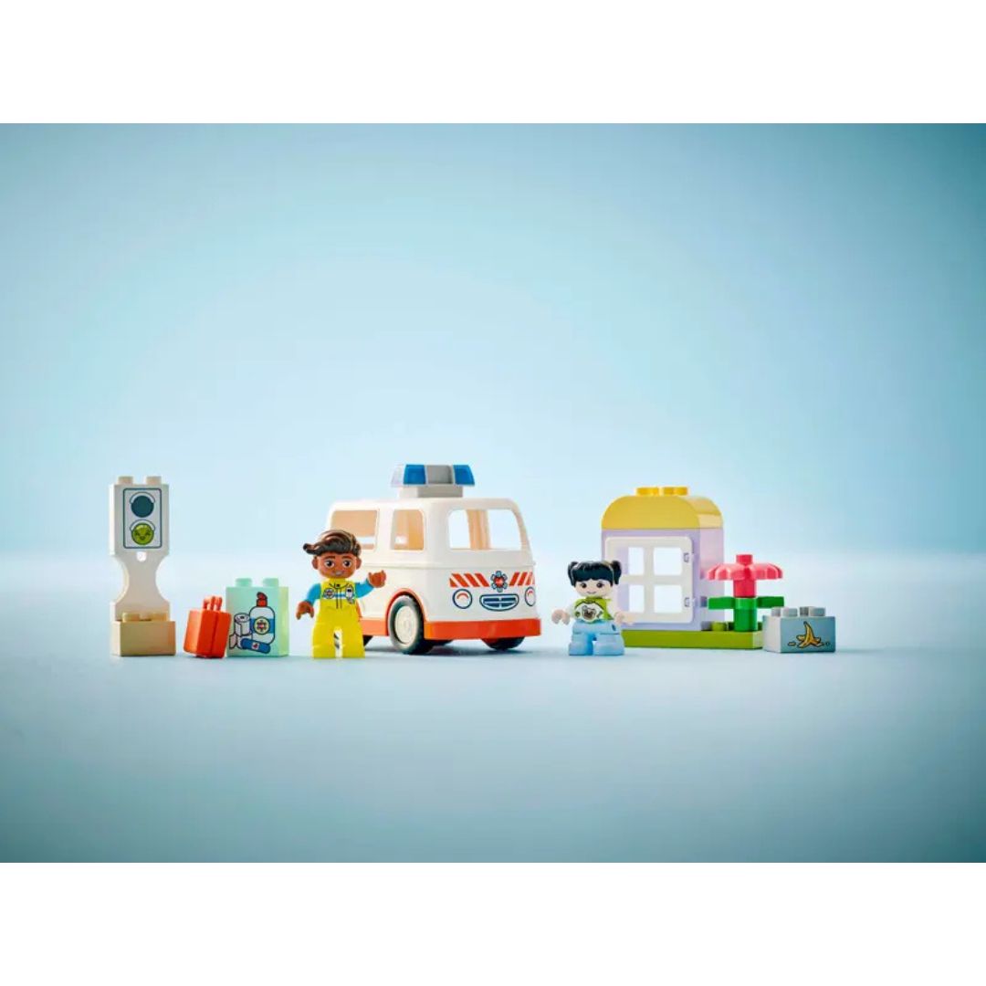 10447 LEGO Duplo Town - Ambulanza e autista