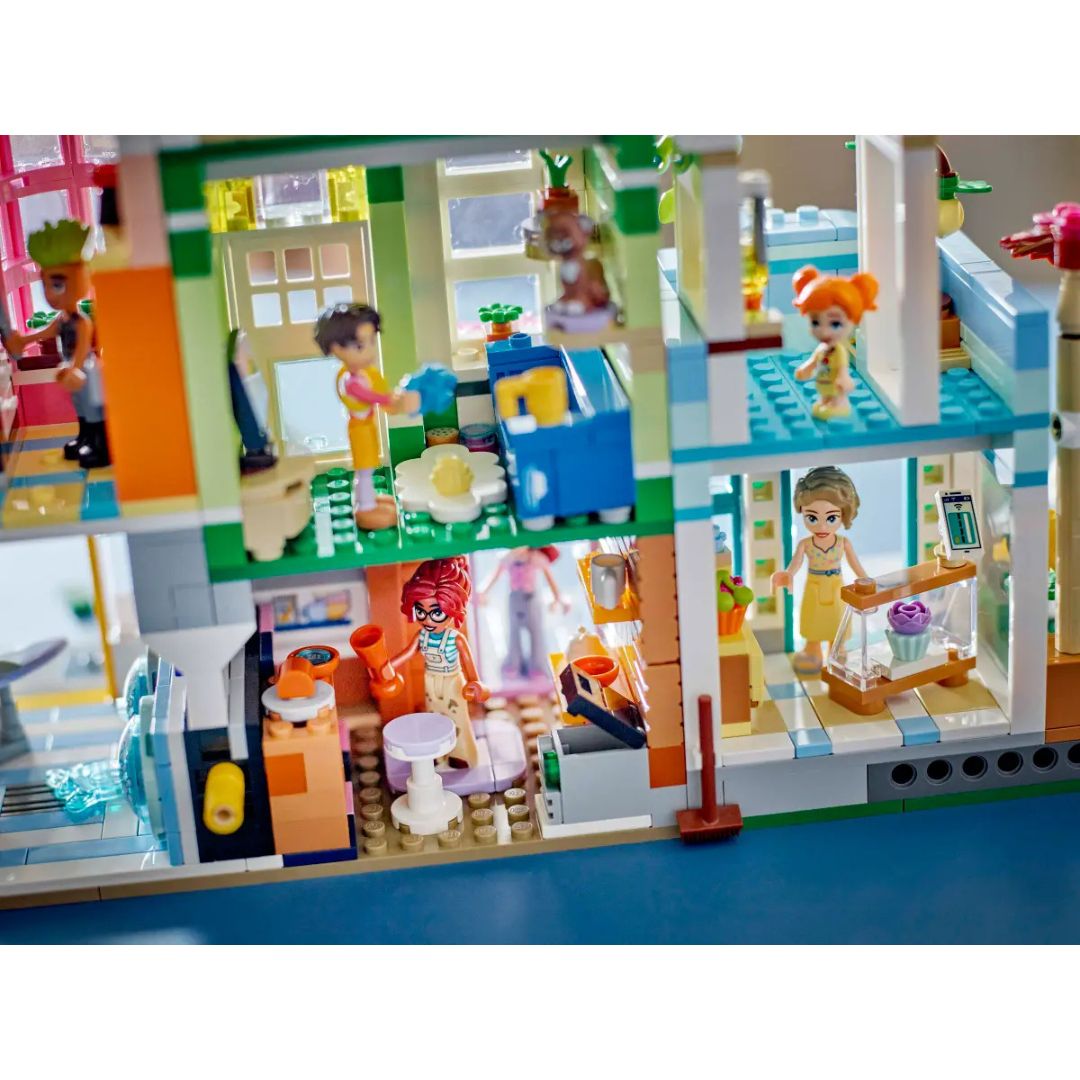 42670 LEGO Friends - Appartamenti e negozi di Heartlake City