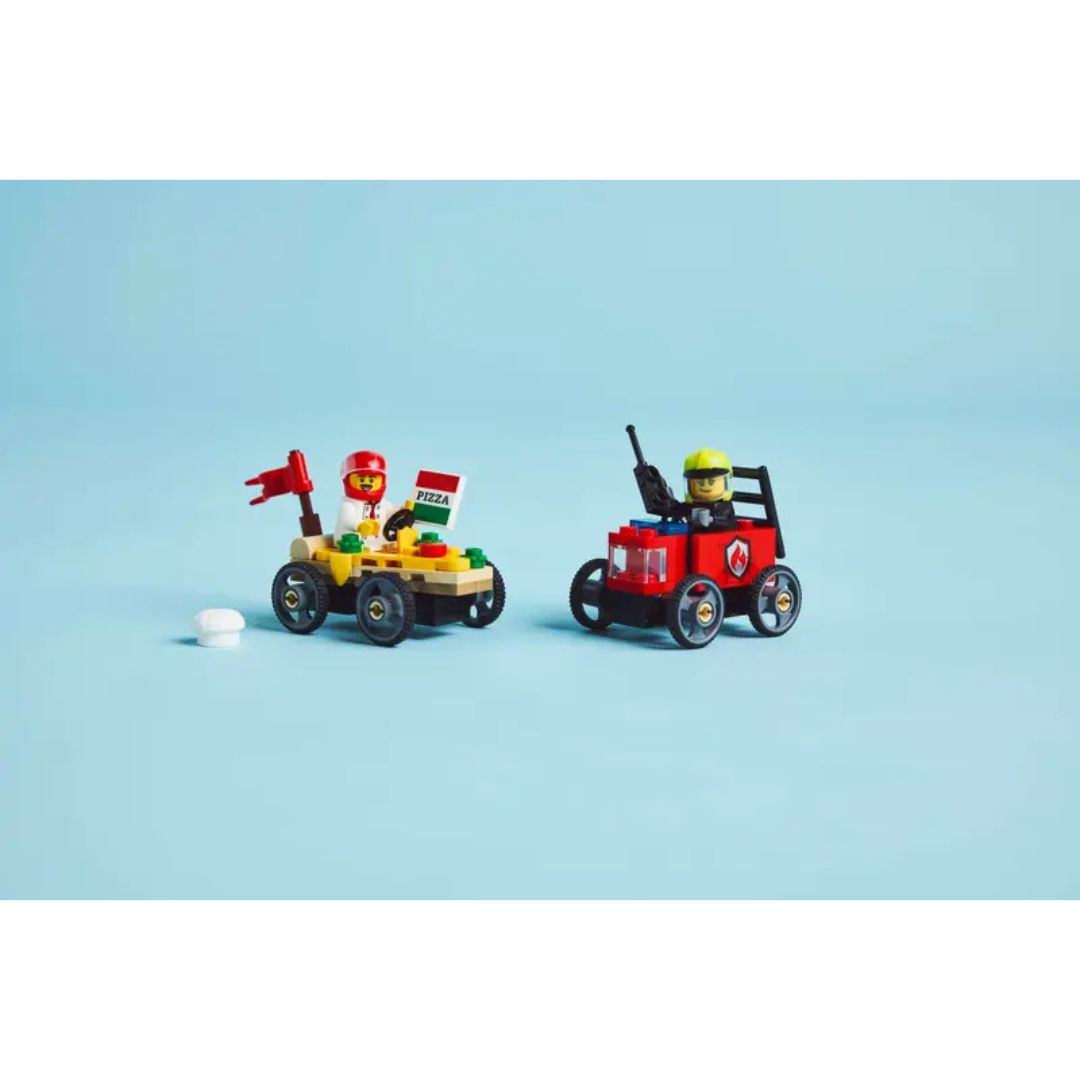 60458 LEGO City - Pack veicoli da corsa: pizzaiolo contro pompiere