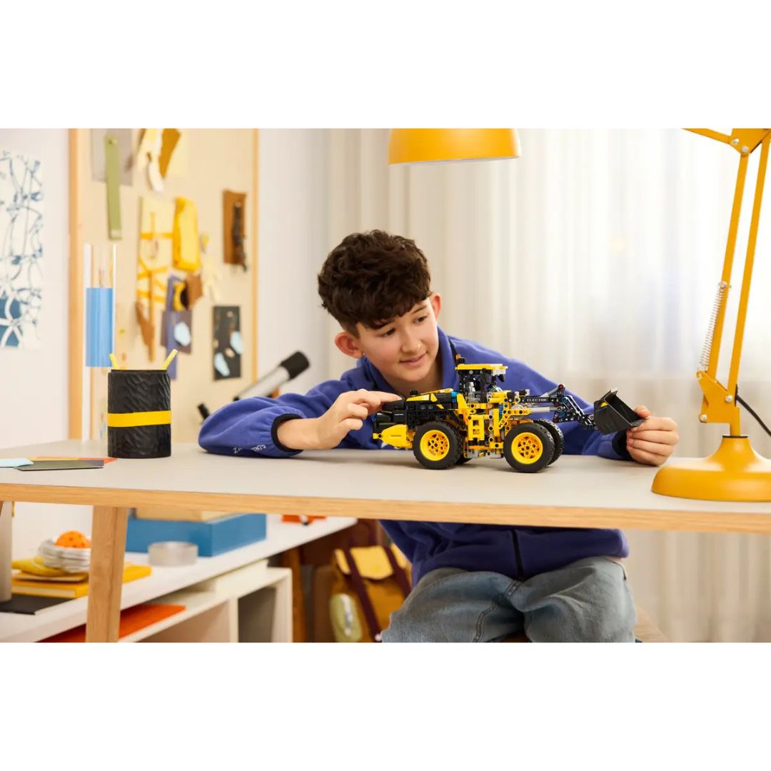 42209 LEGO Technic - Pala gommata Volvo L120 Electric