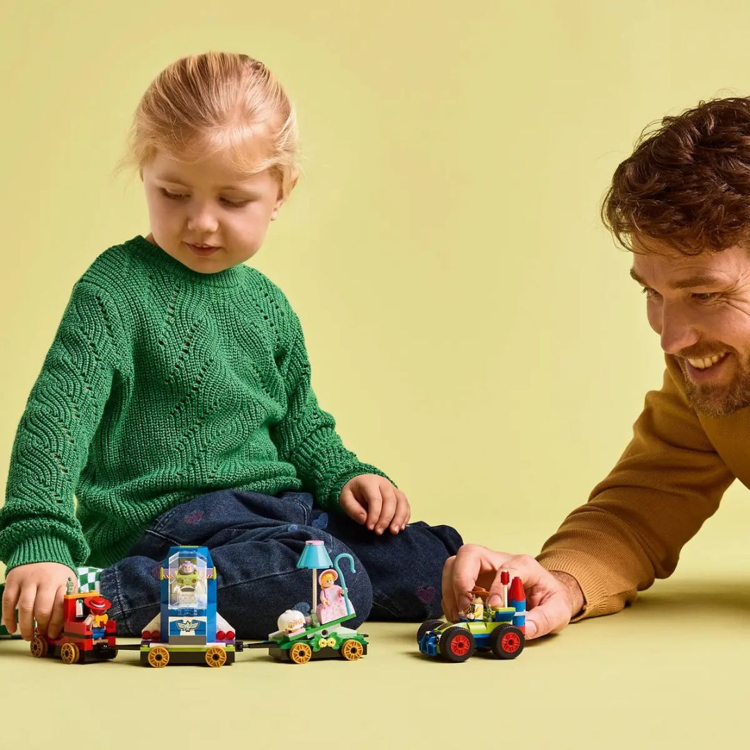 43264 LEGO Disney - Toy Story: Treno e Auto RC celebrativi