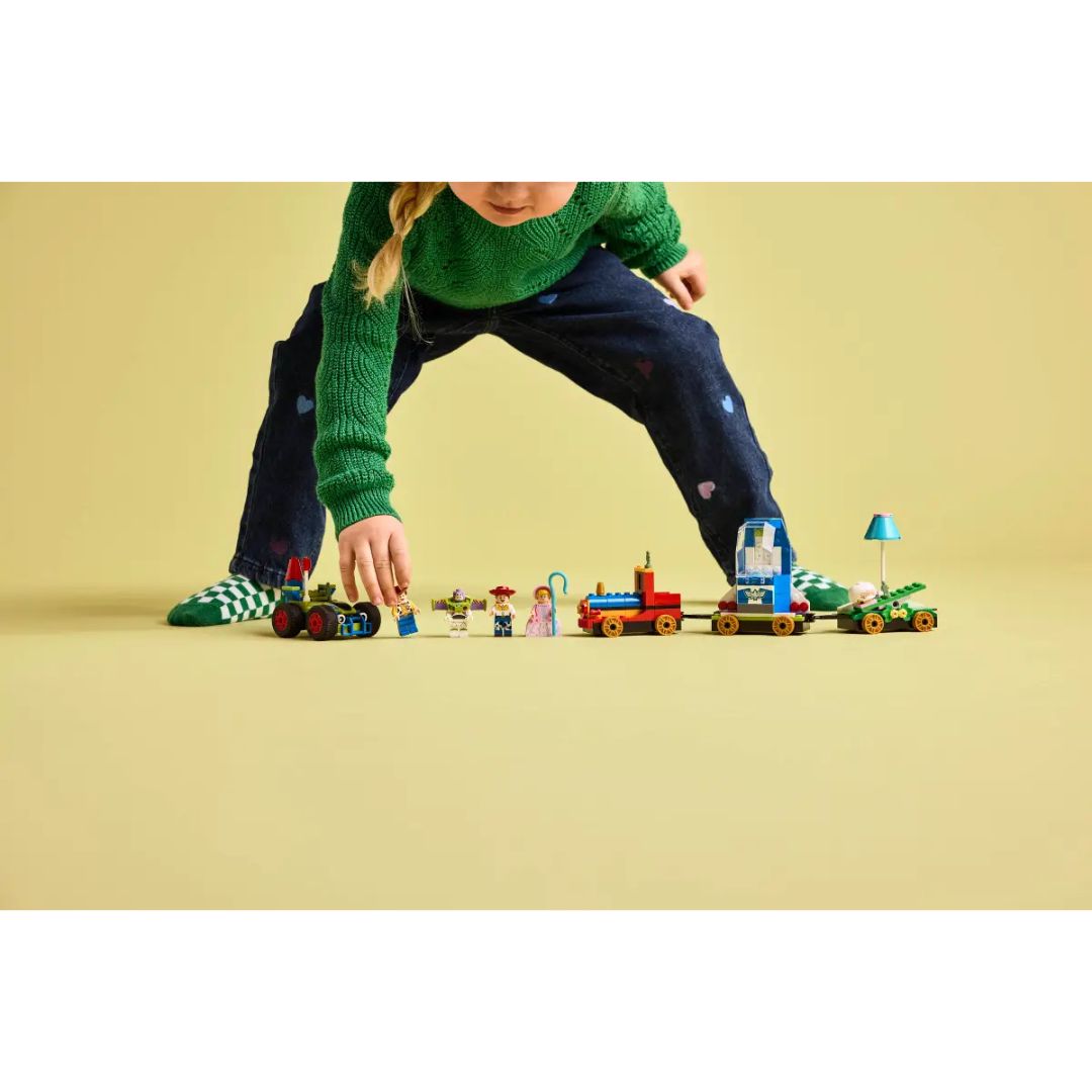 43264 LEGO Disney - Toy Story: Treno e Auto RC celebrativi