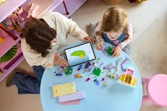 11205 Lego Gabby's Dollhouse Dolce montagna e Giardino di Gattina Fatina