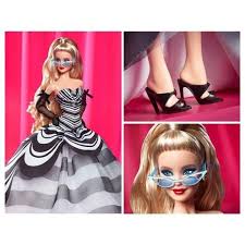 Barbie 65° Anniversario  Bambola da Collezione con Abito Bianco e Nero Iconico