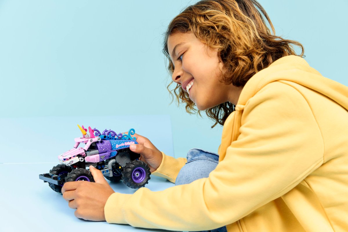 42220 LEGO Technic Monster Jam™ Sparkle Smash™ a retrocarica