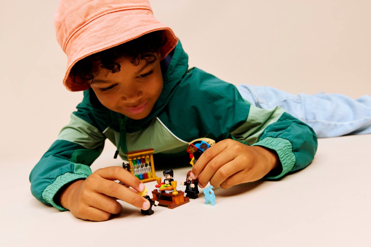 76460 LEGO Harry Potter TM Castello di Hogwarts™: Cerimonia del Cappello Parl