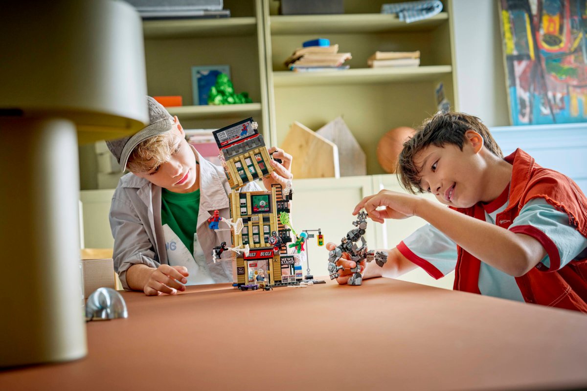 76342 LEGO Super Heroes Marvel Spider-Man vs. Mysterio: il Daily Bugle
