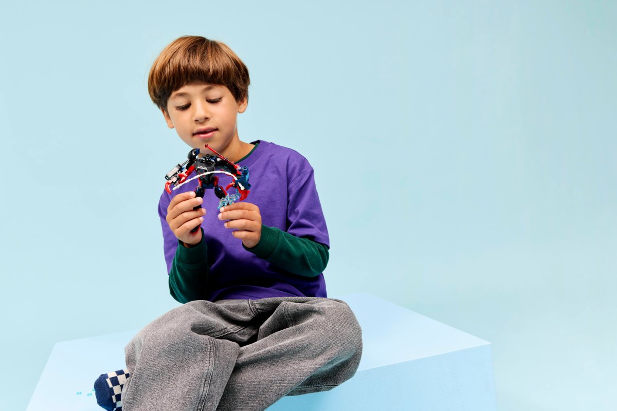 76337 LEGO Super Heroes Marvel Mech di Miles Morales vs. Spider-Man 2099