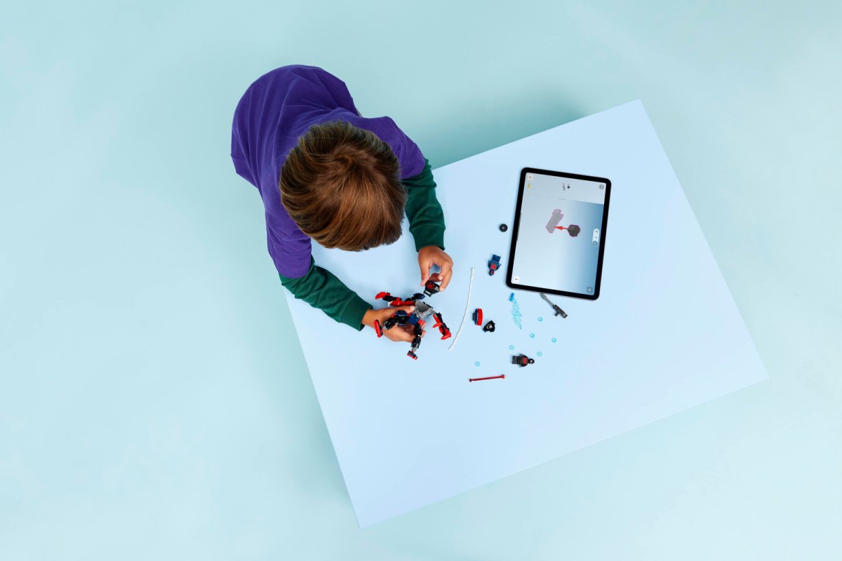 76337 LEGO Super Heroes Marvel Mech di Miles Morales vs. Spider-Man 2099