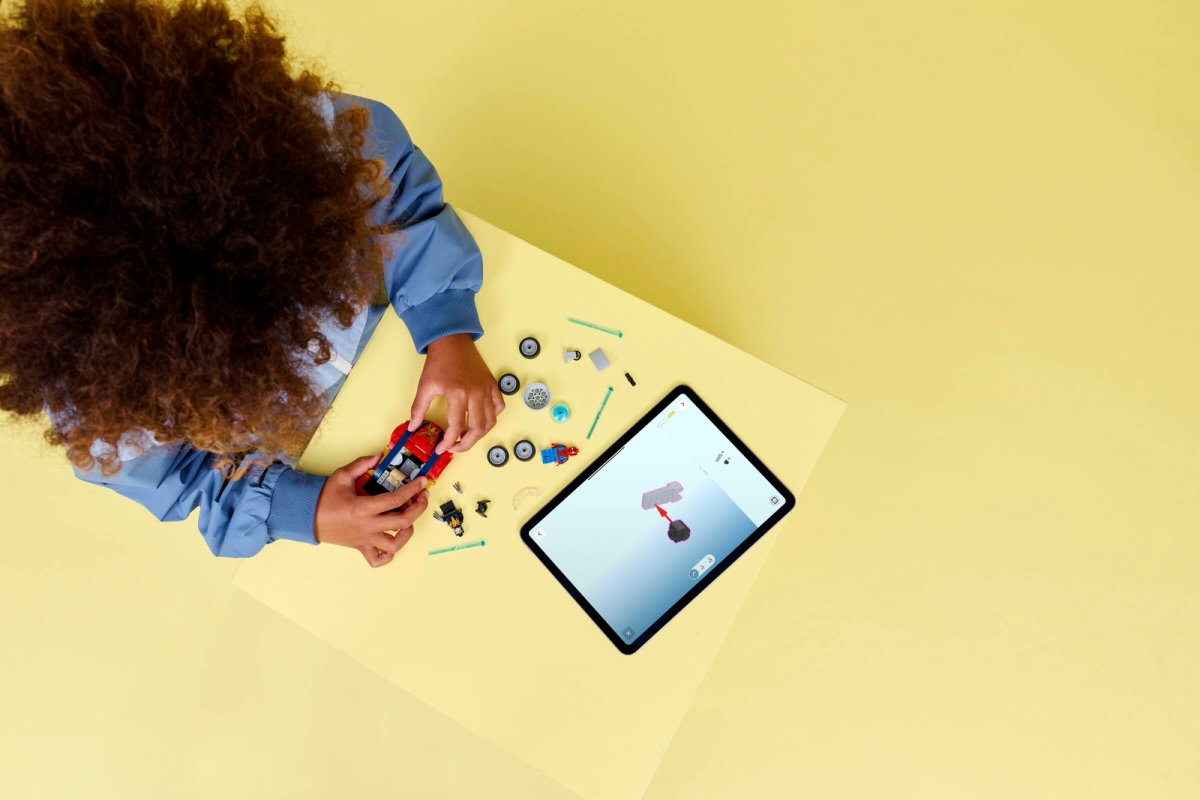 76336 LEGO Super Heroes Marvel Auto di Spider-Man vs. Venomized Wolverine