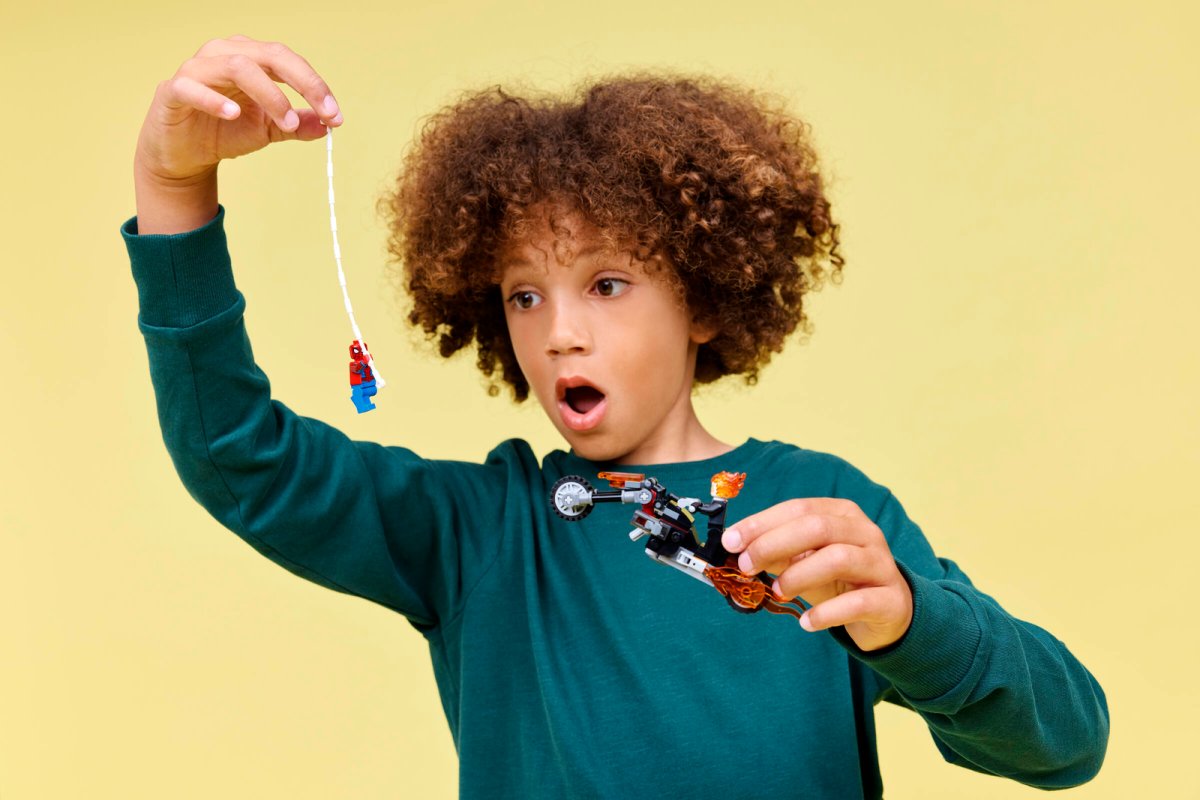 76335 LEGO Super Heroes Marvel Spider-Man vs. Ghost Rider in motocicletta