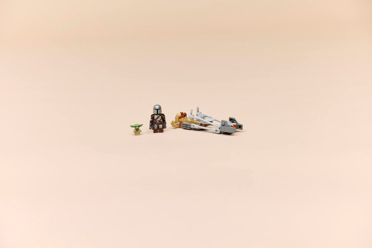 75436 LEGO Star Wars TM Speeder Bike™ del Mandaloriano e di Grogu