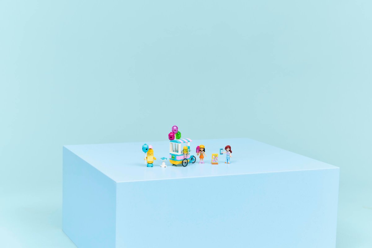 42692 LEGO Friends Bancarella dei gelati con palloncini