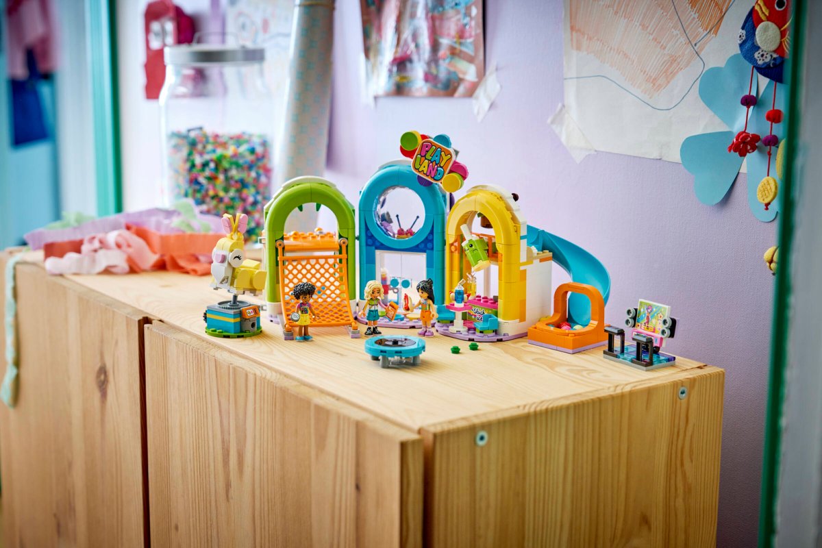 42686 LEGO Friends Parco giochi al coperto