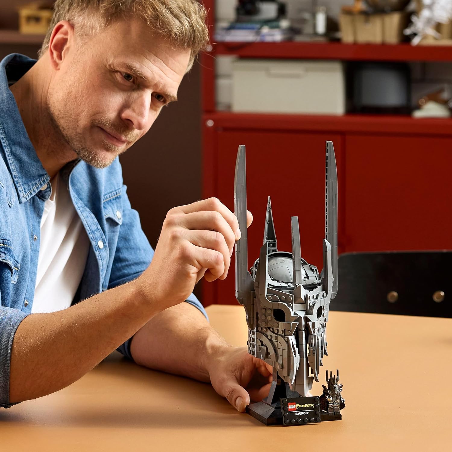 11373 Lego Icons Il Signore degli Anelli: Elmo di Sauron